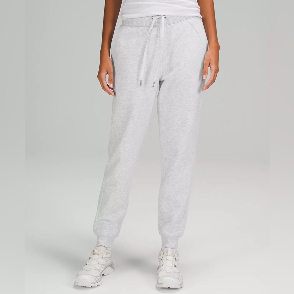 Lululemon Grey Scuba Jogger